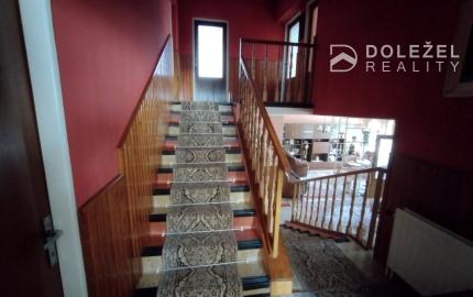 Priestranný 6-izbový dom s garážou, altánkom a veľkým pozemkom-Vyšné Opátske,KE