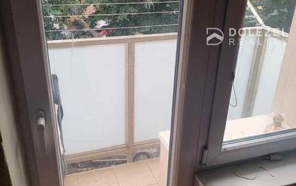 Priestranný 2-izbový byt s balkónom v obľúbenej lokalite – Košice Sever / Hlinkova ulica