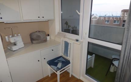 3-izb KVP Húskova, OV, 64m2,  čiast .rekon, lodžia (8.p/8)