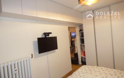 3-izb KVP Húskova, OV, 64m2,  čiast .rekon, lodžia (8.p/8)