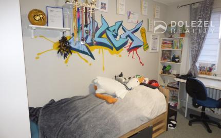 3-izb KVP Húskova, OV, 64m2,  čiast .rekon, lodžia (8.p/8)