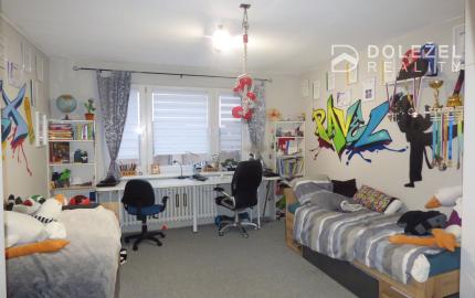 3-izb KVP Húskova, OV, 64m2,  čiast .rekon, lodžia (8.p/8)