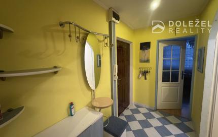 3-izbový byt STARÉ MESTO- Vojenská ulica, OV,70m2,lodžia 1.p