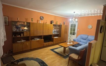 3-izbový byt STARÉ MESTO- Vojenská ulica, OV,70m2,lodžia 1.p