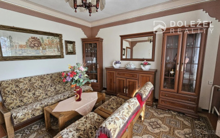 Priestranný 6-izbový dom s garážou, altánkom a veľkým pozemkom-Vyšné Opátske,KE