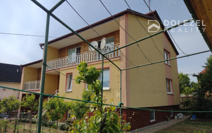 Priestranný 6-izbový dom s garážou, altánkom a veľkým pozemkom-Vyšné Opátske,KE