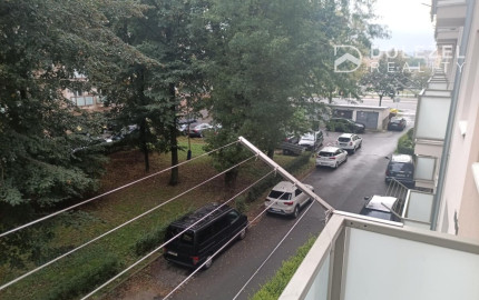 Priestranný 2-izbový byt s balkónom v obľúbenej lokalite – Košice Sever / Hlinkova ulica