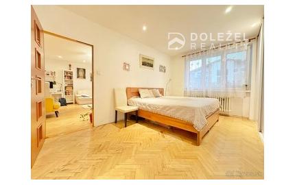 Predám krásny 4 izb. tehlový byt, 100 m2, garáž, 2 loggie, záhrada, Podhradová-Košice