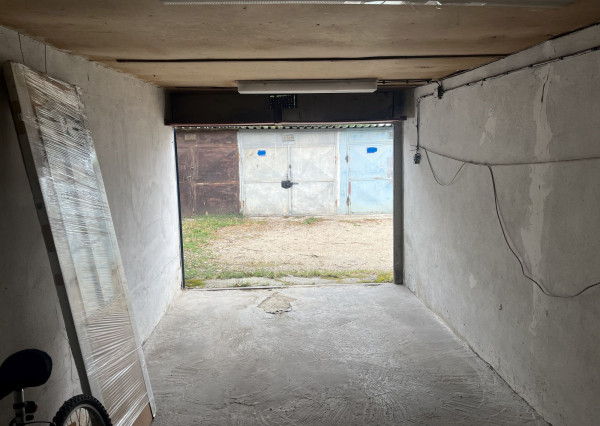 Garáž- Železníky- Krakovská, OV, 18m2+ elektrina