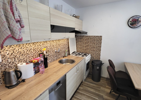 REZERVOVANÝ Kompletne zrekonštruovaný svetlý a priestranný 2-izbový byt na Terase– Narcisová ulica, Košice