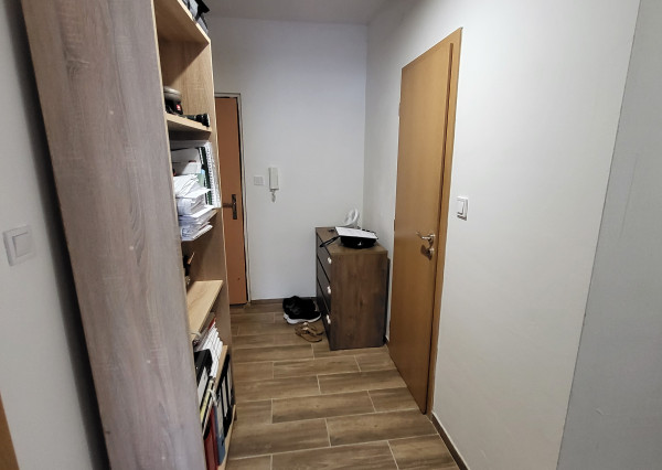 REZERVOVANÝ Kompletne zrekonštruovaný svetlý a priestranný 2-izbový byt na Terase– Narcisová ulica, Košice