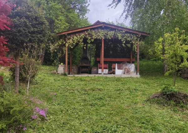 ZÁHRADA S CHATKOU A ALTÁNKOM, 375M2, NIŽNÁ ÚVRAŤ/HERINGEŠ