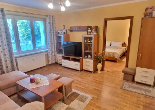 REZERVOVANÉ 2-izbový byt, 64 m2, tehla (1.p/3), Košice Jarná