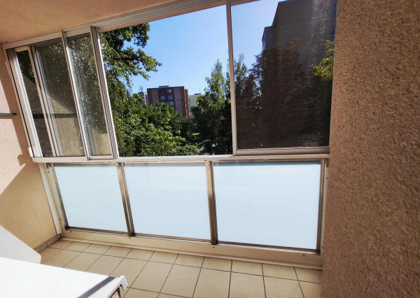 REZERVOVANÝ Na predaj: priestranný 2-izbový byt s loggiou – Exnárova, KE