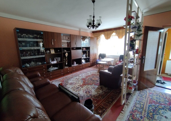 Priestranný 6-izbový dom s garážou, altánkom a veľkým pozemkom-Vyšné Opátske,KE