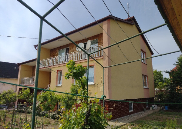 Priestranný 6-izbový dom s garážou, altánkom a veľkým pozemkom-Vyšné Opátske,KE