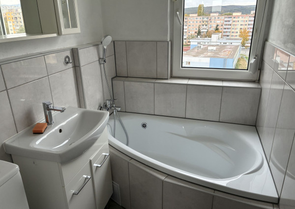 3-izb TERASA- Michalovská, OV,66m2, rekonštrukcia.,8.p