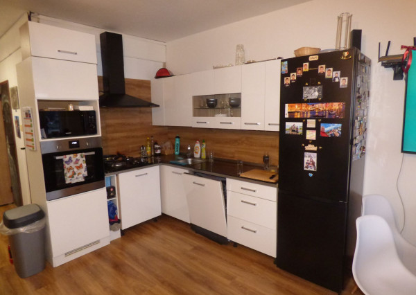 3-izb KVP Húskova, OV, 64m2,  čiast .rekon, lodžia (8.p/8)