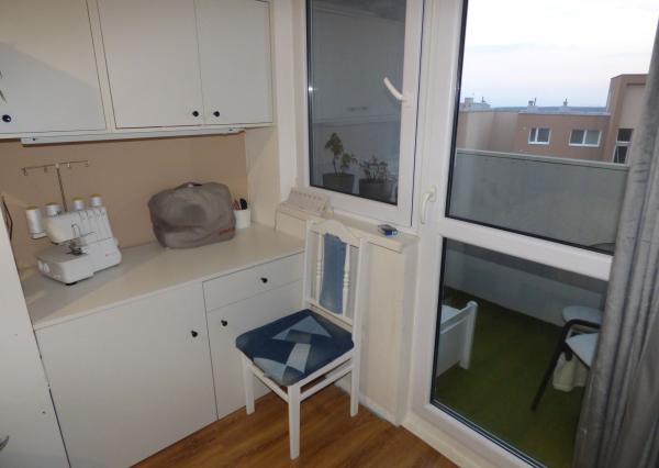 3-izb KVP Húskova, OV, 64m2,  čiast .rekon, lodžia (8.p/8)