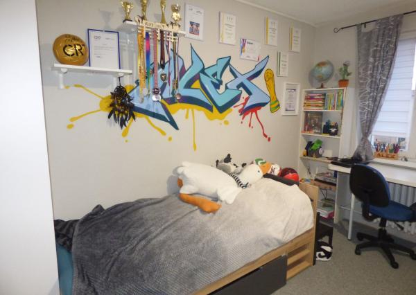 3-izb KVP Húskova, OV, 64m2,  čiast .rekon, lodžia (8.p/8)