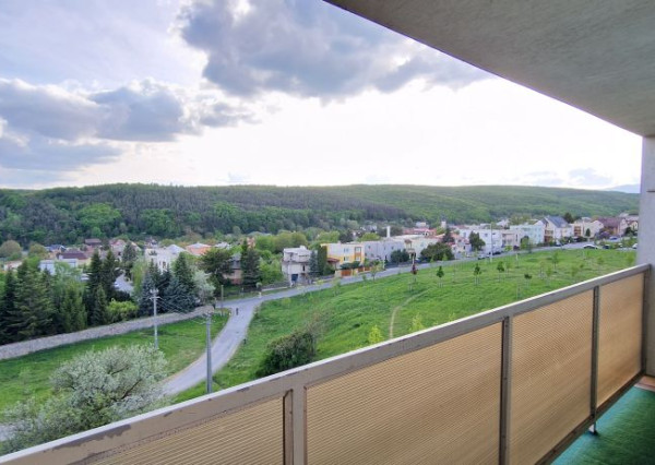 4-izbový byt, 88 m2, lodžia (4.p/8), Košice KVP Stierova
