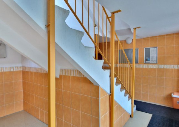 4-izbový byt, 88 m2, lodžia (4.p/8), Košice KVP Stierova