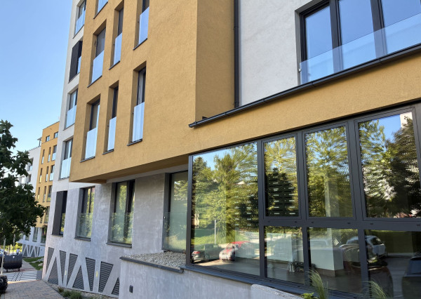 1,5-izbový tehlový byt -Zelené Grunty,OV,33m, pivnica, 2.p/6