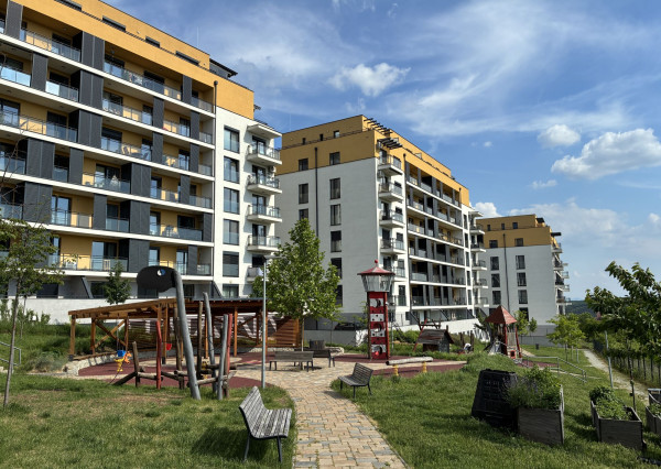 1,5-izbový tehlový byt -Zelené Grunty,OV,33m, pivnica, 2.p/6