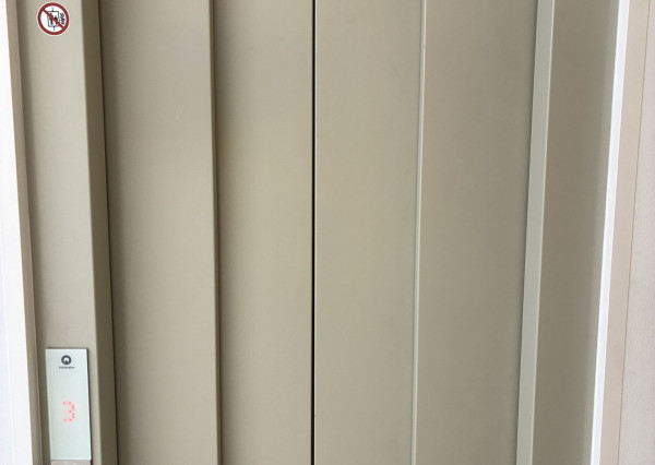 3-izb pražský TERASA- Trieda SNP, OV, 55m2, 6m lodžia, 10.p