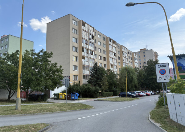 3-izb TERASA- PRAŽSKÁ, OV, 68m2, pôvodný stav, 3.p/7, loggia