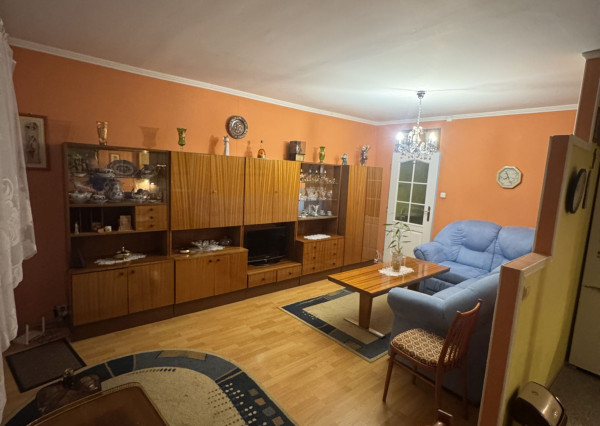 3-izbový byt STARÉ MESTO- Vojenská ulica, OV,70m2,lodžia 1.p