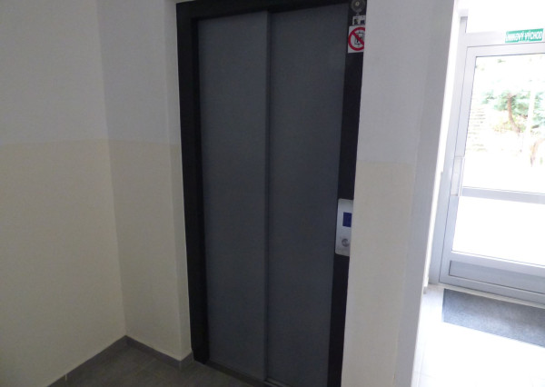 3-izb KVP- Wupertálska, OV, 60m2, čiast.rekon, lodžia, 1.p/8