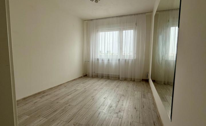 REZERVOVANÝ Na predaj 3 izbový byt s klímou a loggiou / KVP – Wurmova - fotografia 7