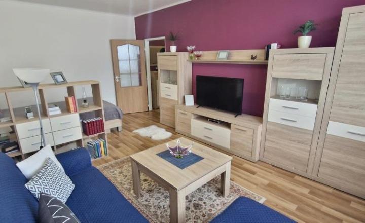 PREDANÉ 1-izb. byt, 40 m2, 7.p, Košice Azovská - fotografia 1