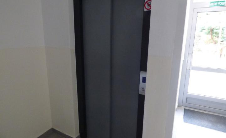 3-izb KVP- Wupertálska, OV, 60m2, čiast.rekon, lodžia, 1.p/8 - fotografia 6