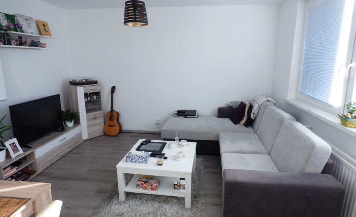 2-izbový byt, KVP, Titogradská, OV,50m2 kompl,rekon, 6.p/8 - fotografia 3