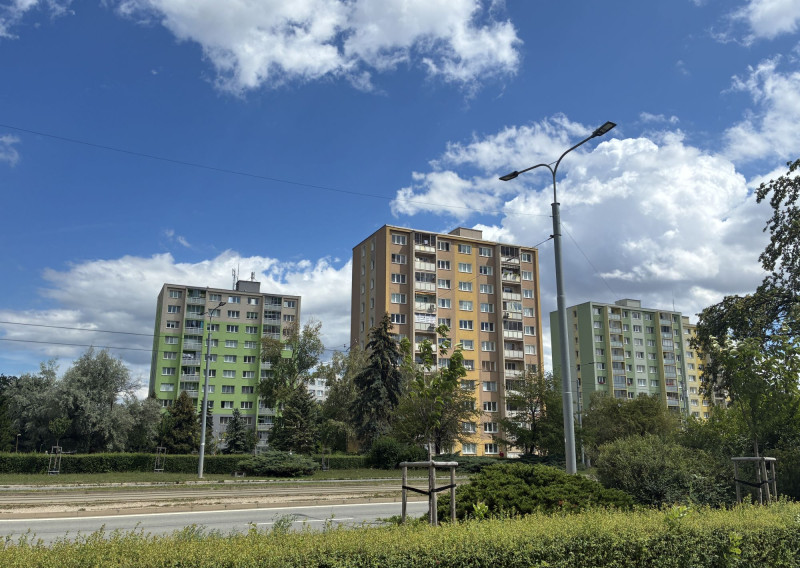 3-izb pražský TERASA- Poľovnícka, OV, 55m2, 6m lodžia, vvp.