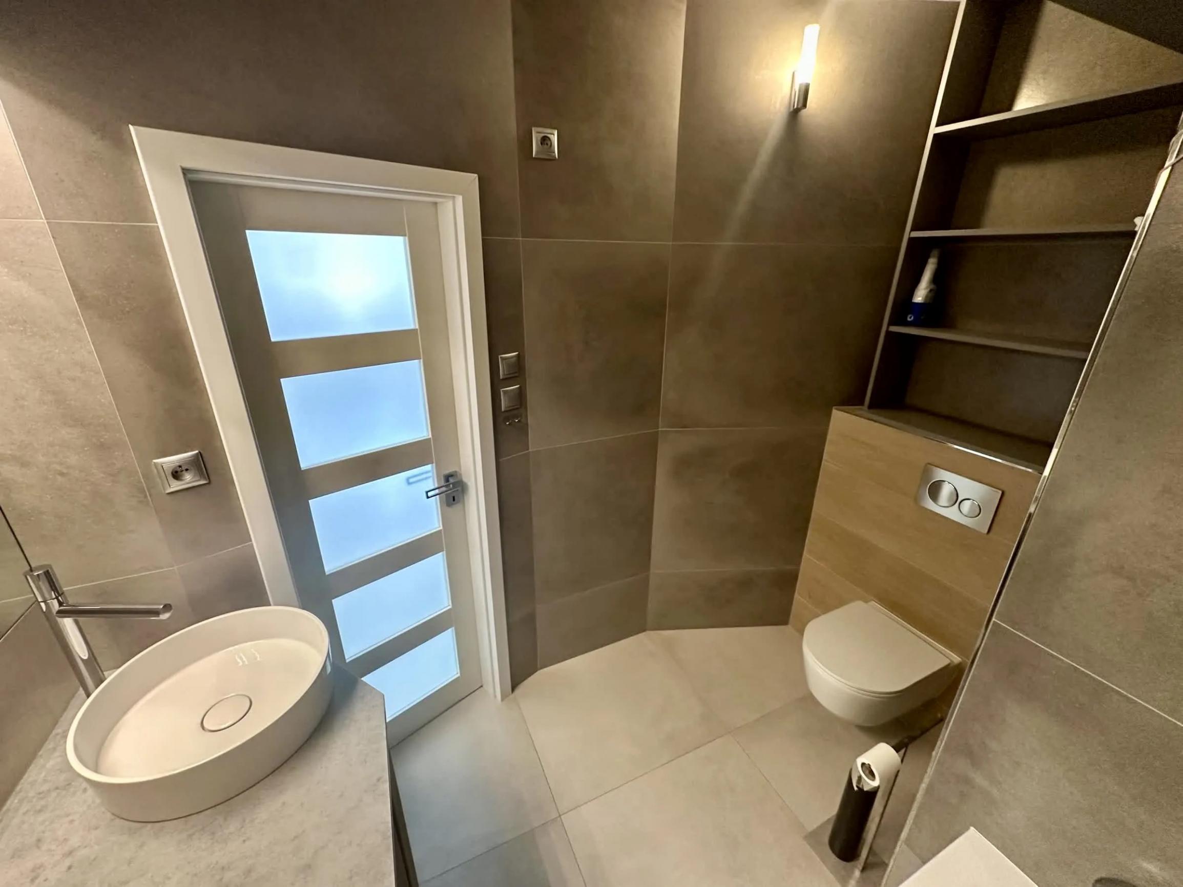 Na predaj 3 izbový byt s klímou a loggiou / KVP – Wurmova