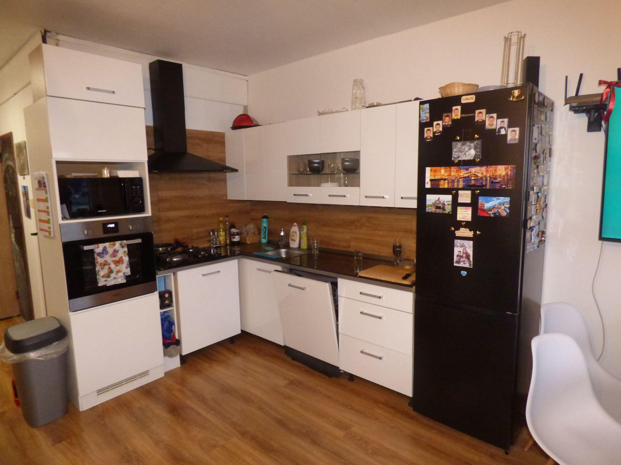 3-izb KVP Húskova, OV, 64m2,  čiast .rekon, lodžia (8.p/8)