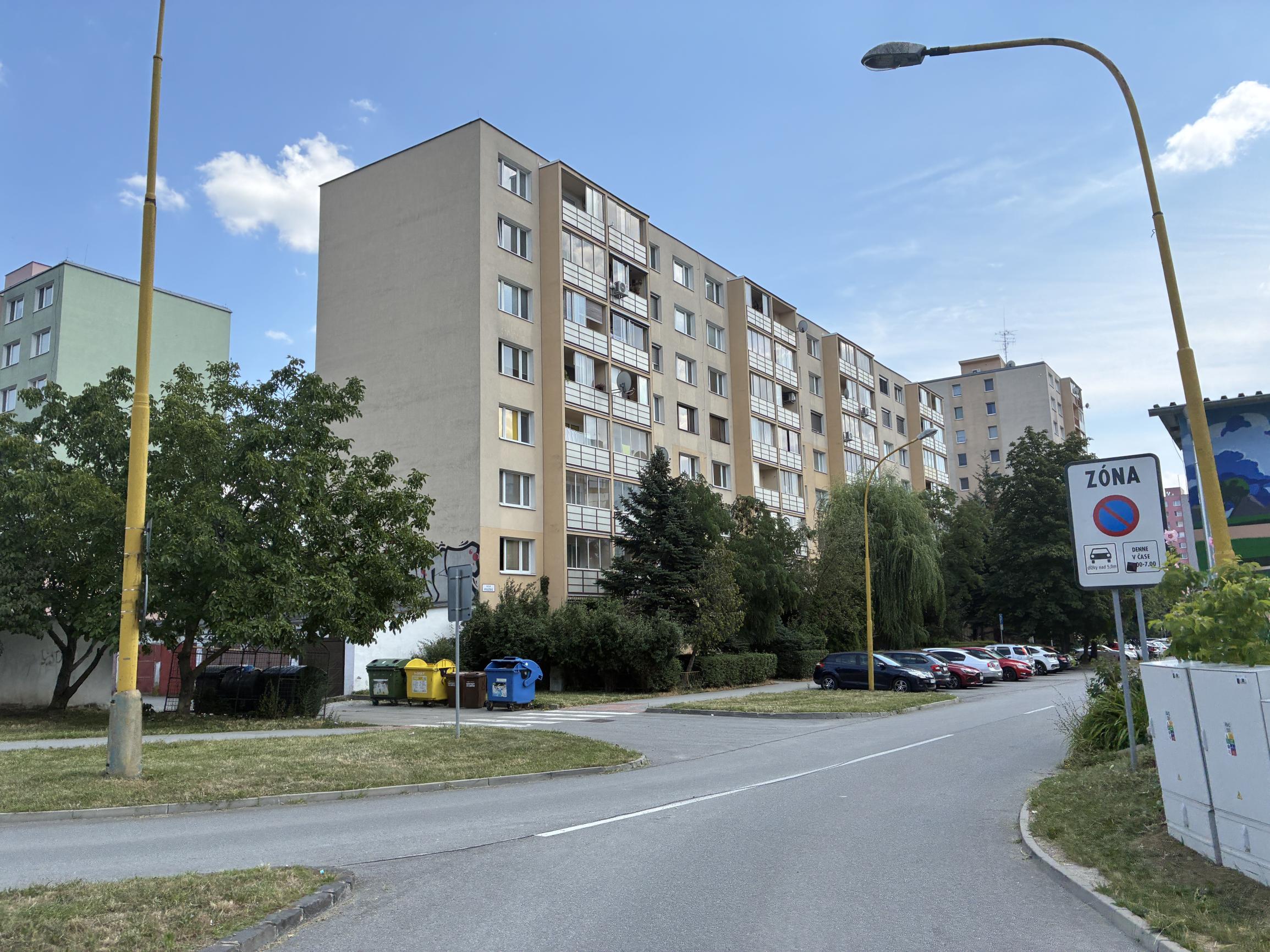 3-izb TERASA- PRAŽSKÁ, OV, 68m2, pôvodný stav, 3.p/7, loggia